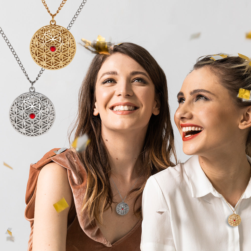 Die Amulett Kette harmonei® ist mit der Blume des Lebens ein einzigartiges Schmuckstück und kraftvolles Energiesymbol. Erhältlich bei ch.ambition.life