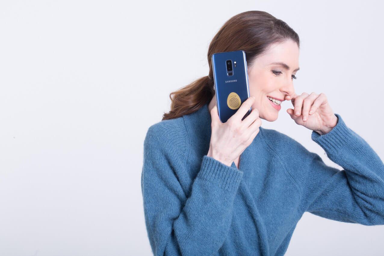 Schutz vor Handystrahlen mit dem Aufkleber Handy-Schutz harmonei®.  