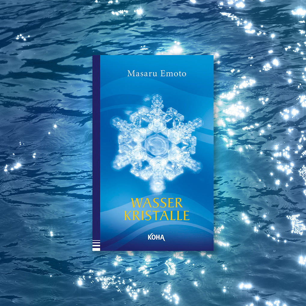 Anhand vieler Bilder erklärt Masaru Emoto, was das Wasser uns sagen kann und wie es beeinflusst wird. 