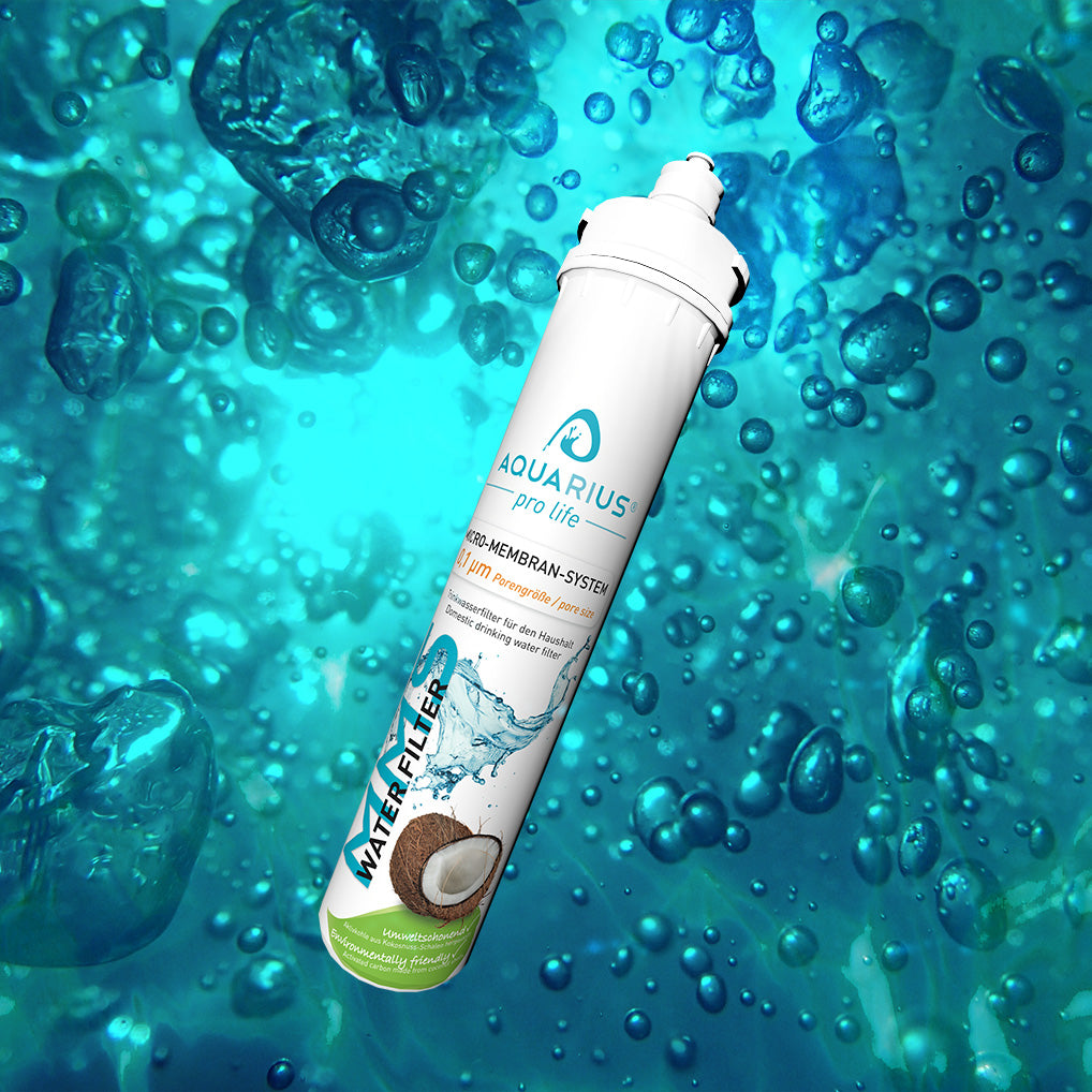 Tiefenreine Trinkwasserqualität für Ihre Gesundheit mit dem praktischen Wasserfilter für den Haushalt.